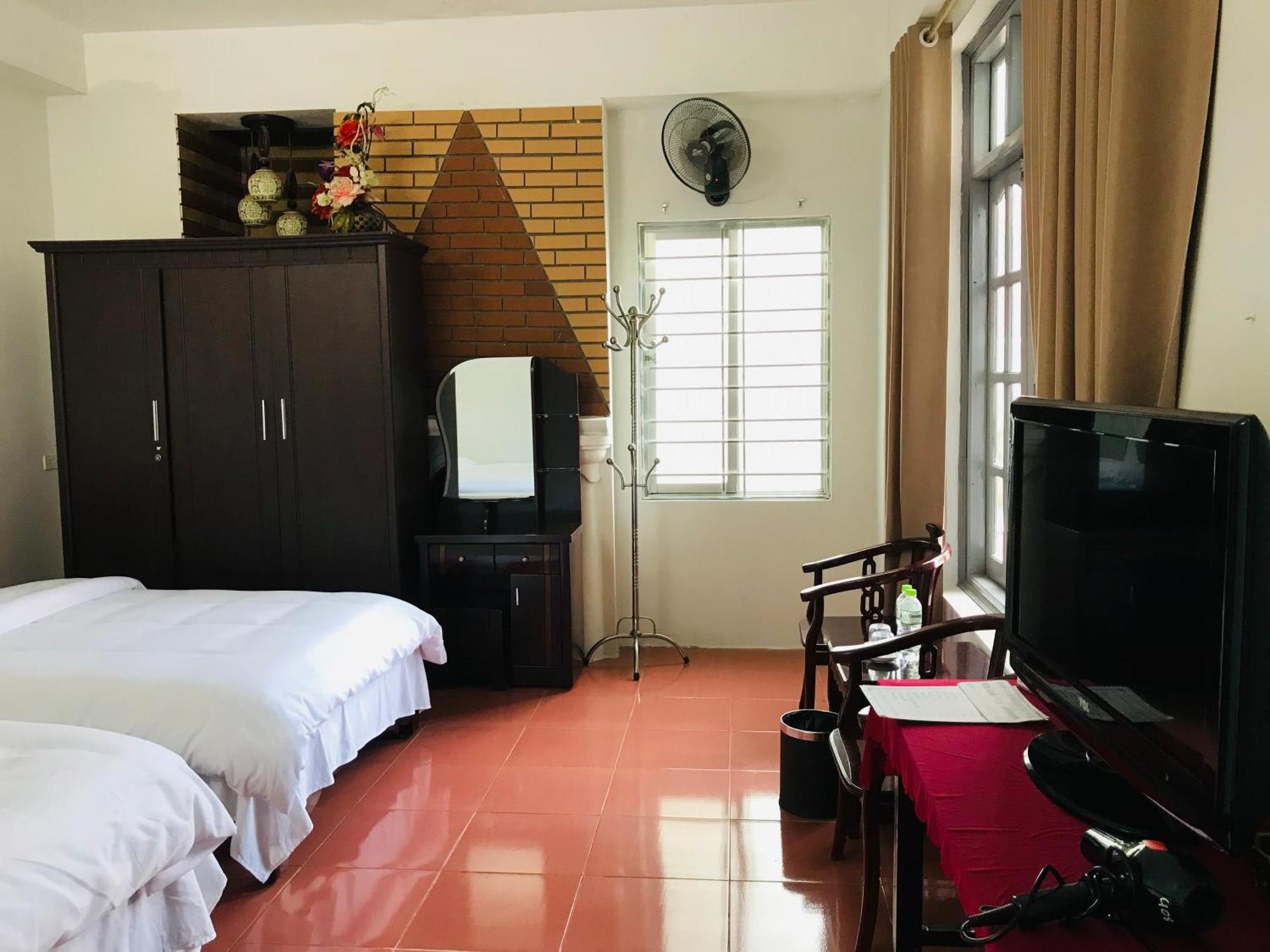 Anh Anh Hotel Bac Ha  Exterior photo